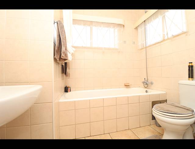 3 BEDROOM TOWNHOUSE FOR SALE IN BLACKHEATH